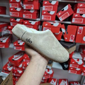 ALO YOGA RECOVERY SLIPPERS